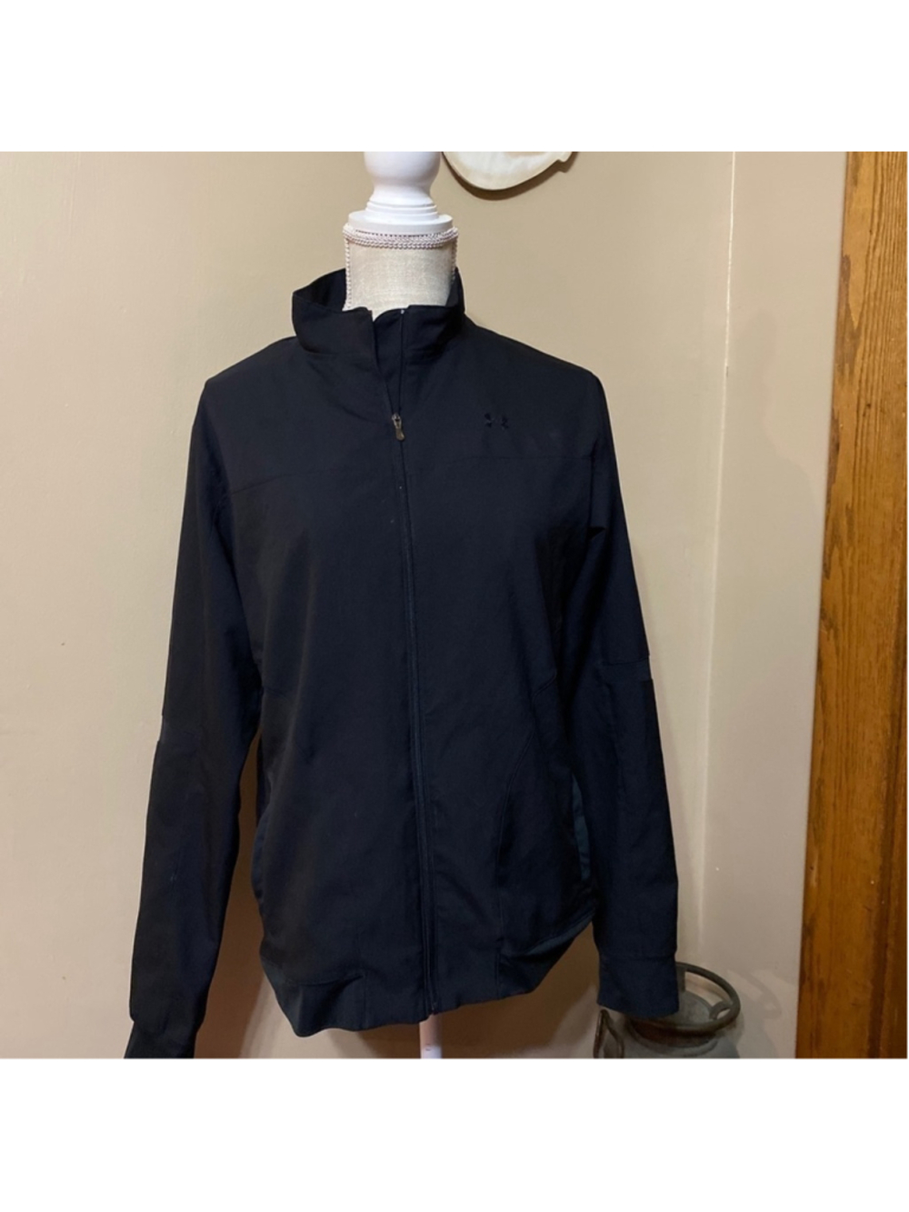under Armour Nylon Jacket Black Full Zip Size MD. - Picture 2 of 10